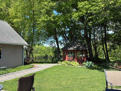 3198 Hampshire Ln