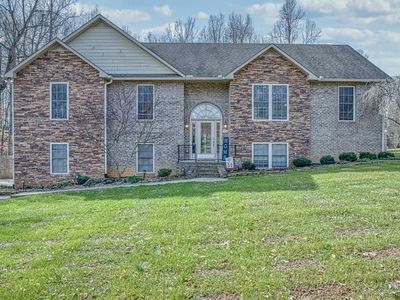 715 Stoneybrook Ct