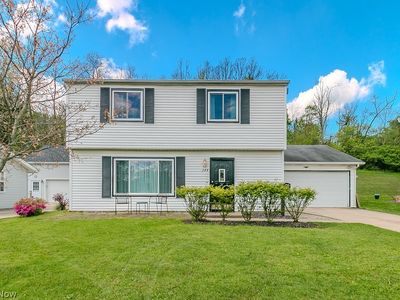 Property at 344 Karen Dr, Chardon, OH
