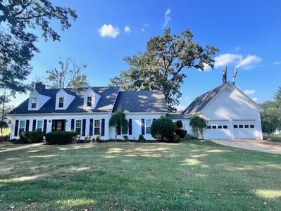 100 Parkwood Garden St