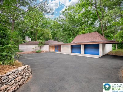 2300 S Cedar Crest Blvd