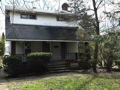 1811 S Green Rd