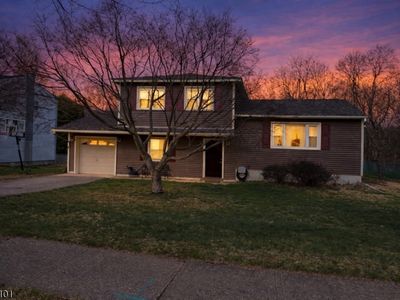 Property at 105 College View Dr, Hackettstown, NJ