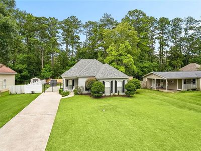 225 Highland Dr