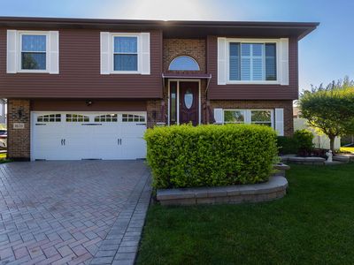 Property at 16211 Hunter Ct, Orland Hills, IL