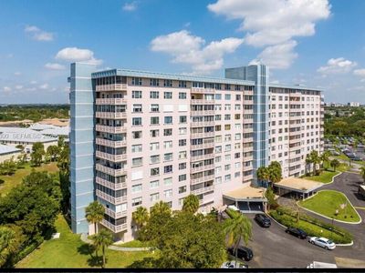 3800 Hillcrest Dr APT 523