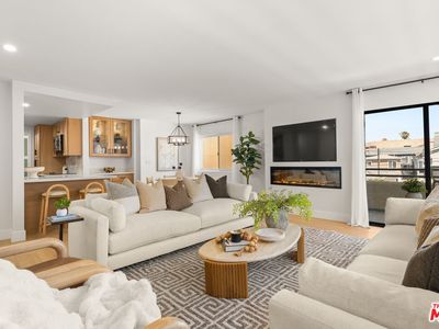 Property at 1 62nd Pl Unit 203, Long Beach, CA