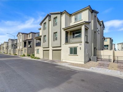 6944 Skyline Blue St