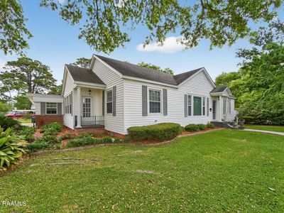 701 Parkview Dr