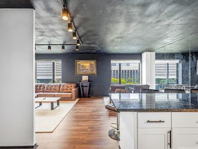 19 S 1st St APT B703
