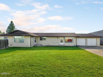 1112 S 38th Ave #A & B