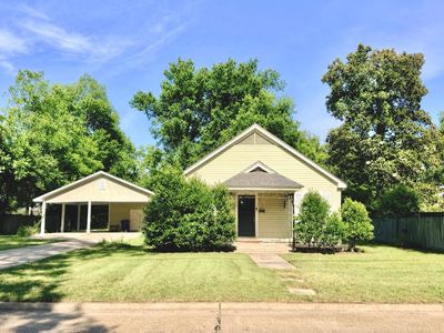 313 S Leflore Ave