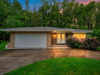 5701 Rousseau Dr