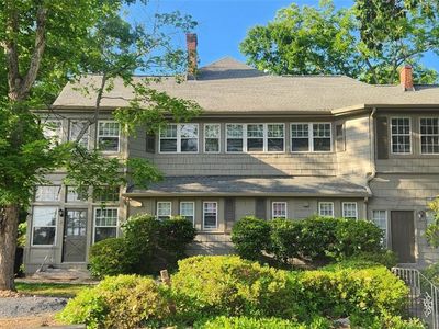 3556 Main St