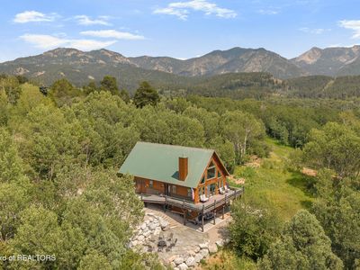 188 Hawthorne Dr