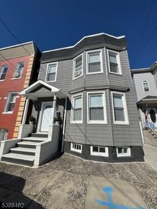 322 N 10Th St