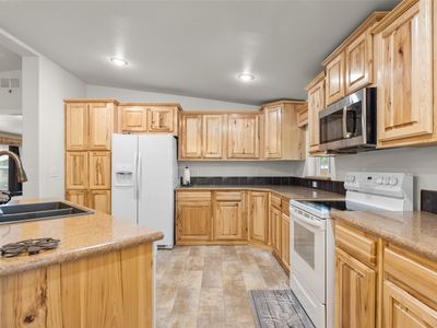 304 Parliament Dr