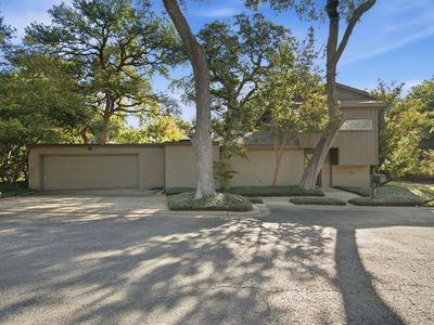 6128 Plum Valley Pl