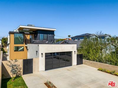 4266 Grand View Blvd