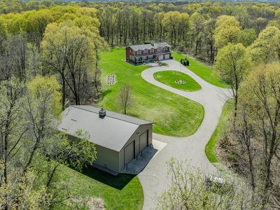 1100 Lonsdale Blvd W