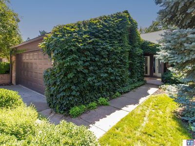 2523 Bishop Ln