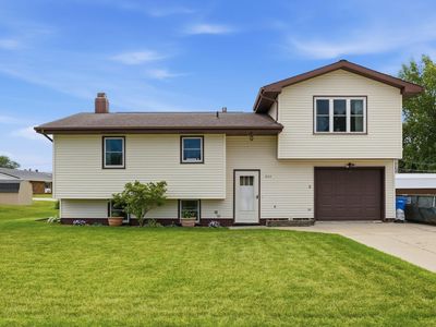 Property at 803 Sunset St, New Hampton, IA
