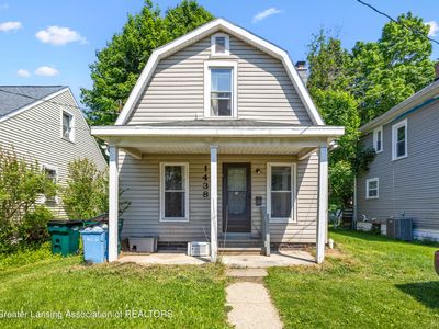 1438 Roosevelt Ave