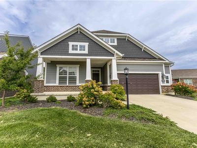 498 Carleton Dr