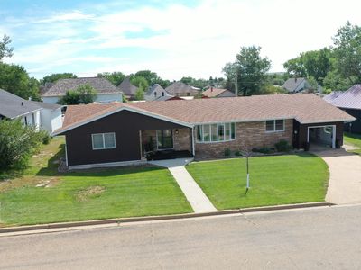 203 3rd Ave SW
