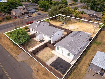 4733 E Washington St