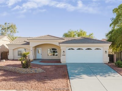 2064 E Desert Lakes Drive