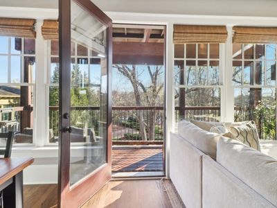 5910 Bond St STE 401