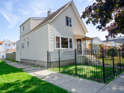 2263 N Marmora Ave