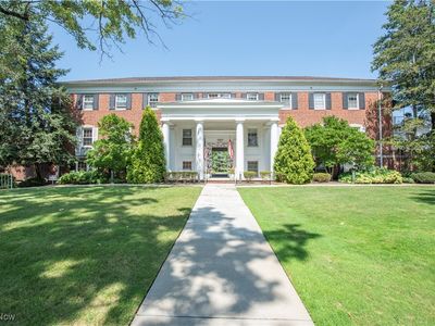 19901 Van Aken Blvd APT 205