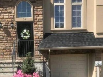 30 Persimmon Ln
