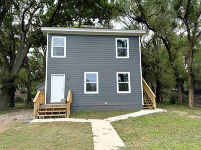 102 & 102-1/2 N West Pl