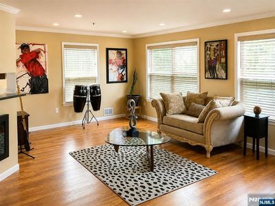28 Richmond St #1212