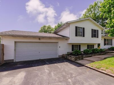 825 Seminary Rd