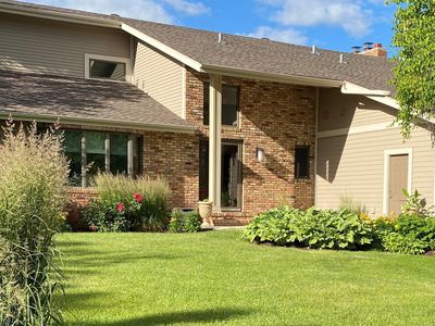 114 Prairiewood Dr S