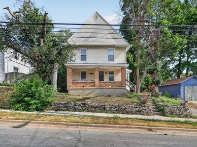 909 Hall St SE