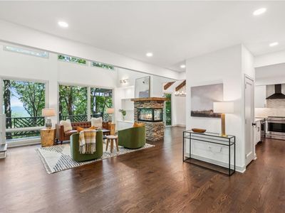 228 S Sanderlin Mountain Dr