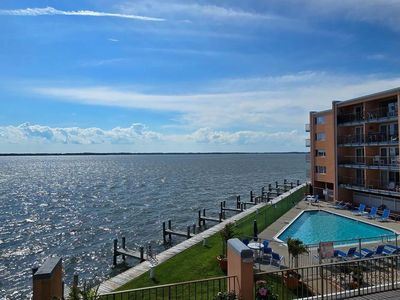 735 Bradley Rd Unit 302