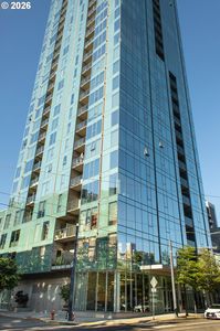 1075 NW Northrup St Unit 1812