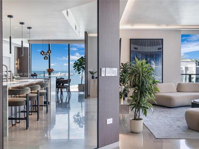 68 SE 6th St APT 3711