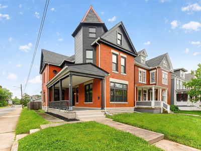 686 S Champion Ave