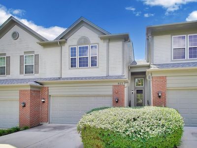 Property at 923 Kings Canyon Dr, Streamwood, IL