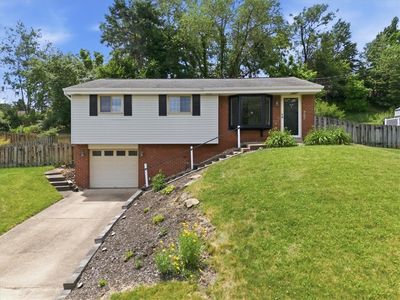 Property at 722 Redstone Dr, Allison Park, PA