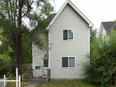 669 Old Highway 8 NW