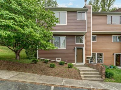 587 Southampton Ct #22901