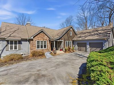 3 Rustic Ct